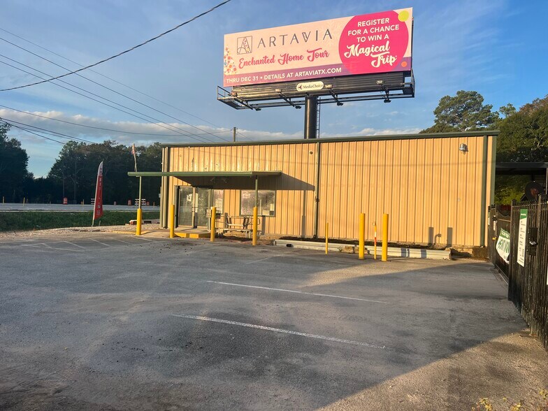 More Photos Of 17111 Highway 242, Conroe Self Storage For Lease