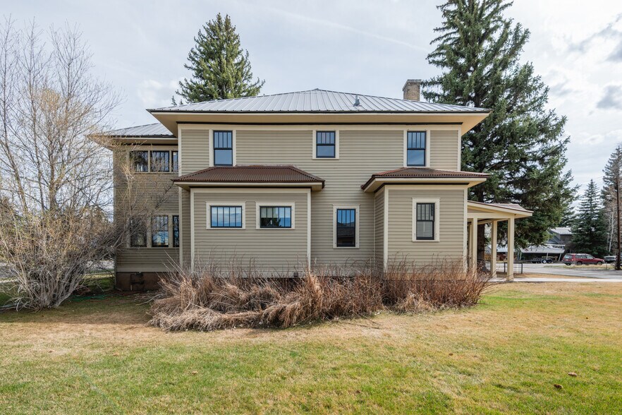 More Photos Of 104 W Ruby Ave, Gunnison Medical For Sale