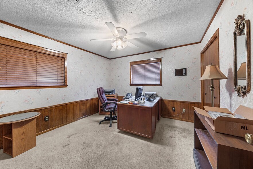 More Photos Of 2302 W Stan Schlueter Loop, Killeen Office For Sale