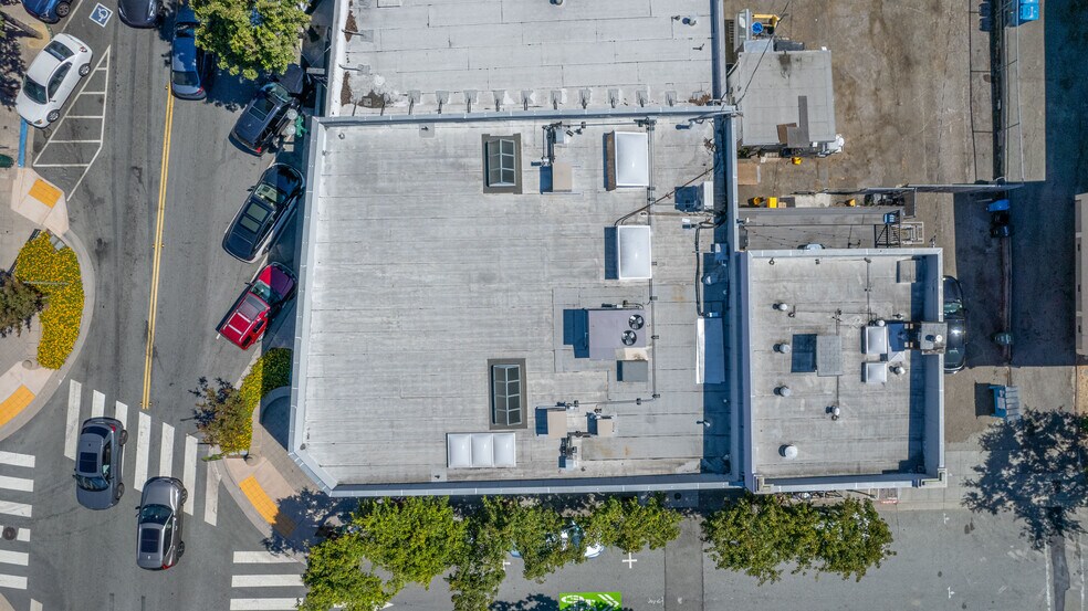 More Photos Of 1399 Broadway, Burlingame Restaurant For Lease