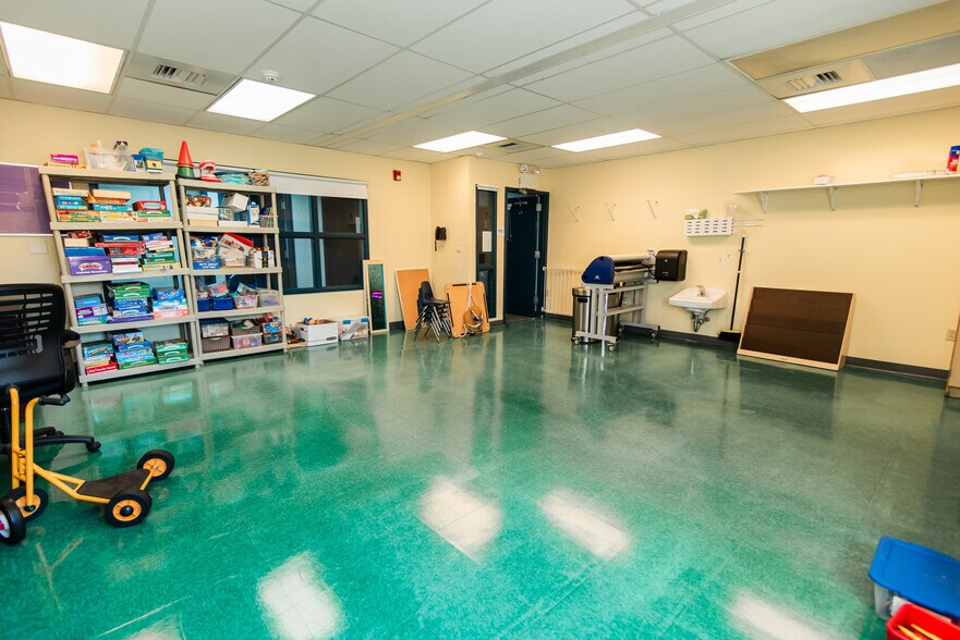 More Photos Of 1616 Orthodox St, Philadelphia Schools For Sale