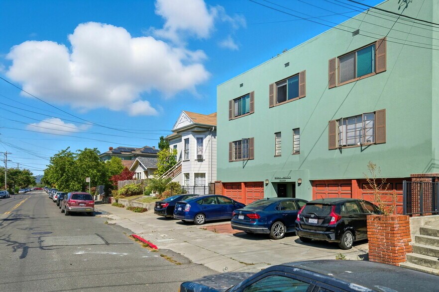 More Photos Of 1919 Curtis St, Berkeley Apartments For Sale