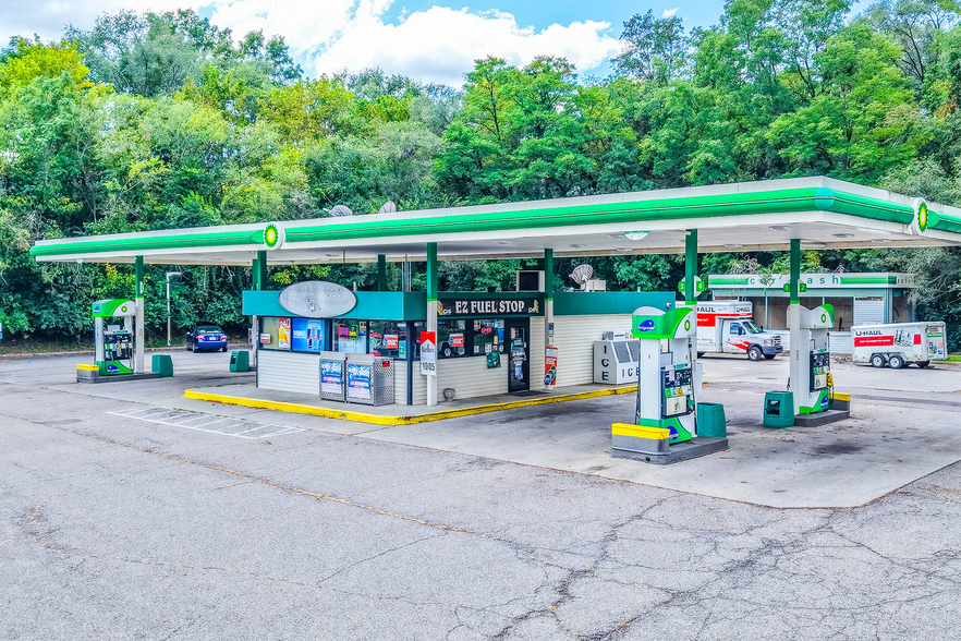 Primary Photo Of 3348 Orange Ave Ne, Roanoke Service Station For Sale