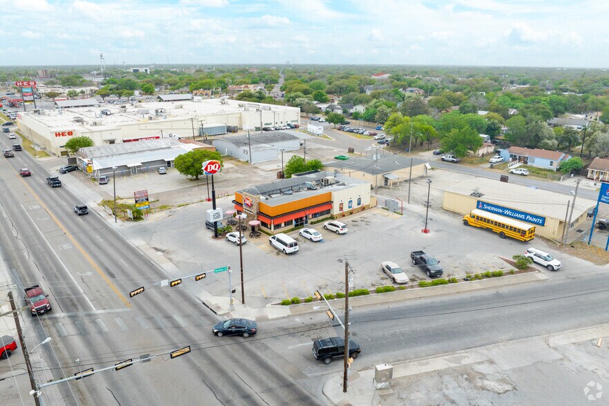 More Photos Of 1179 E Main St, Alice Fast Food For Sale