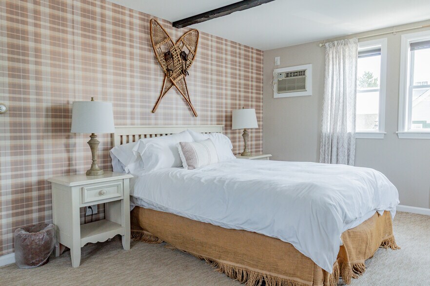 More Photos Of 157 Main St, Belgrade Hotel For Sale