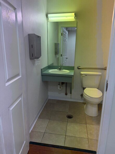More Photos Of 1283 SW Sr-47, Lake City Medical For Lease