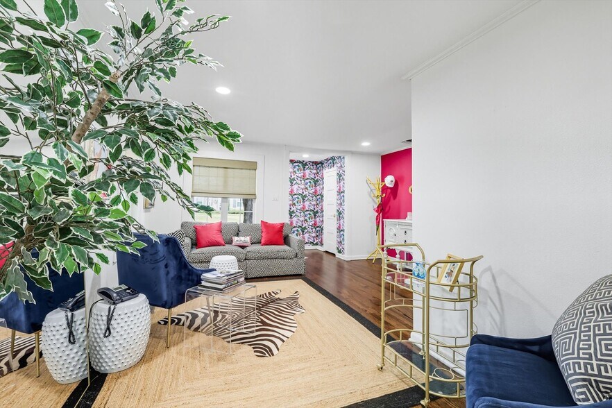 More Photos Of 3613 Washburn Ave, Fort Worth Loft Creative Space For Sale