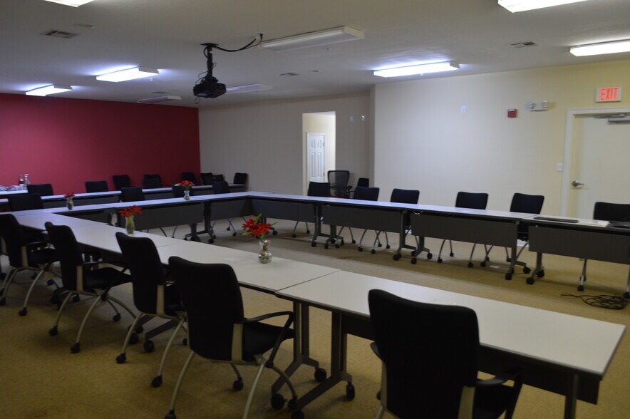 More Photos Of 4595 Spanish Trl, Pensacola Medical For Lease