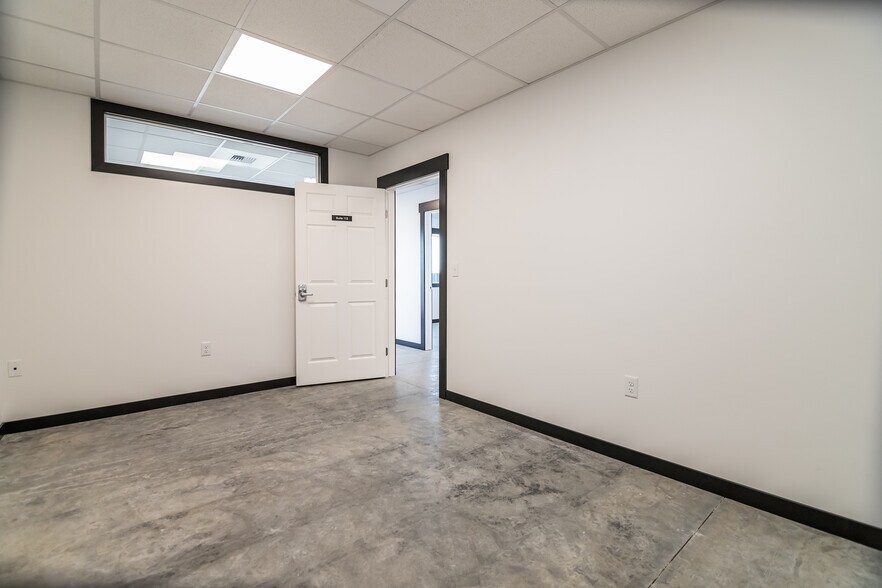 More Photos Of 1111 W Bowers Road, Ellensburg Airplane Hangar For Lease