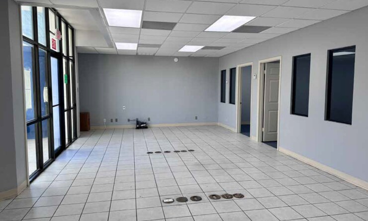 More Photos Of 310 Union Pacific Blvd, Laredo Warehouse For Lease