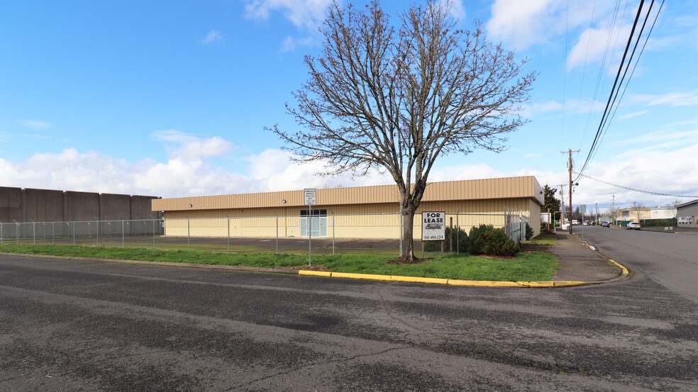 More Photos Of 960 Conger St, Eugene Warehouse For Lease