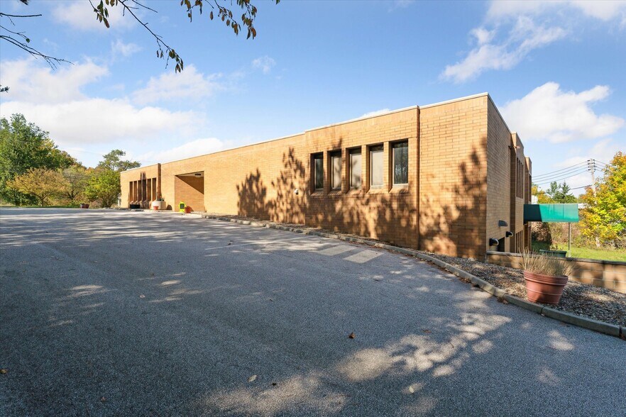 More Photos Of 3333 Brecksville Rd, Richfield Office For Lease