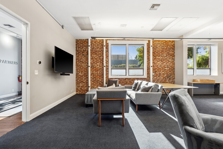 More Photos Of 247 High St, Palo Alto Office For Lease