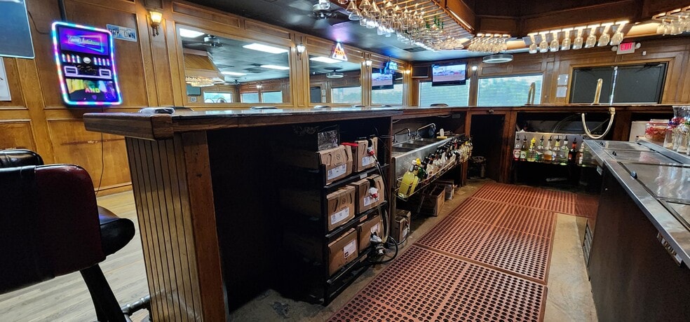 More Photos Of 701 N Martin Luther King Jr Hwy, Mexia Restaurant For Sale