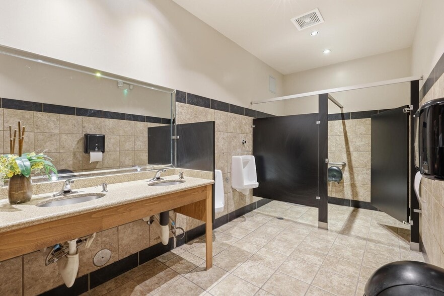 More Photos Of 630 E State Highway 260, Payson Restaurant For Sale