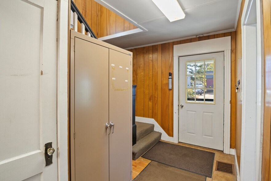 More Photos Of 10 Elm St, Gorham Office For Sale