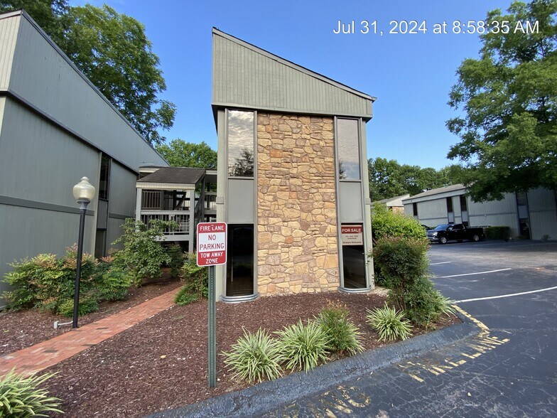 More Photos Of 1100 Logger Ct, Raleigh Office For Lease
