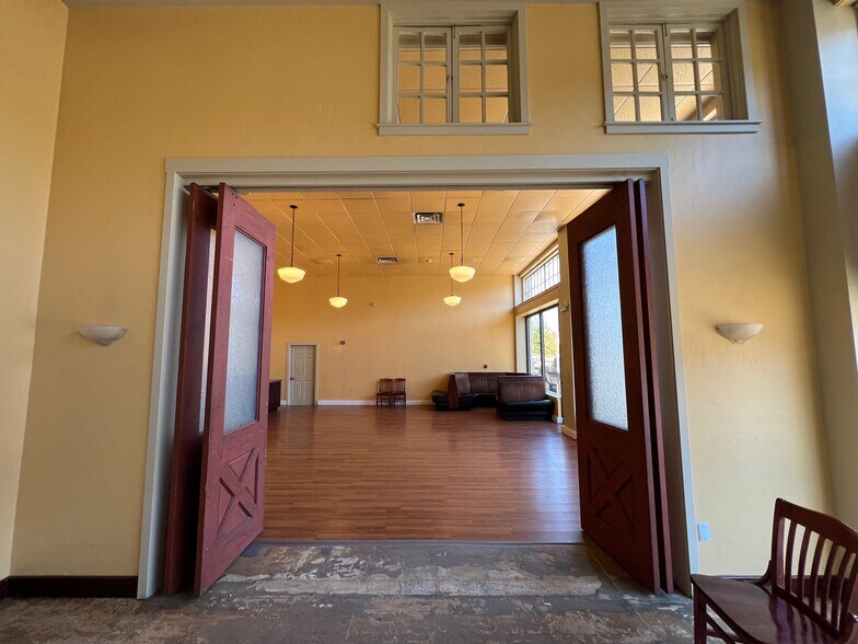 More Photos Of 520 4th Ave E, Olympia Restaurant For Sale
