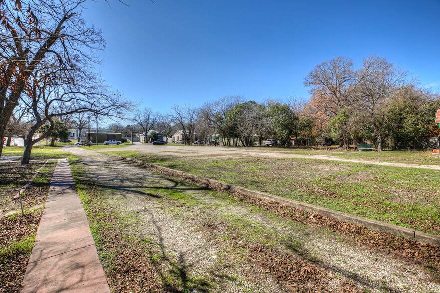 More Photos Of 650-664 S Seguin Ave, New Braunfels Land For Sale