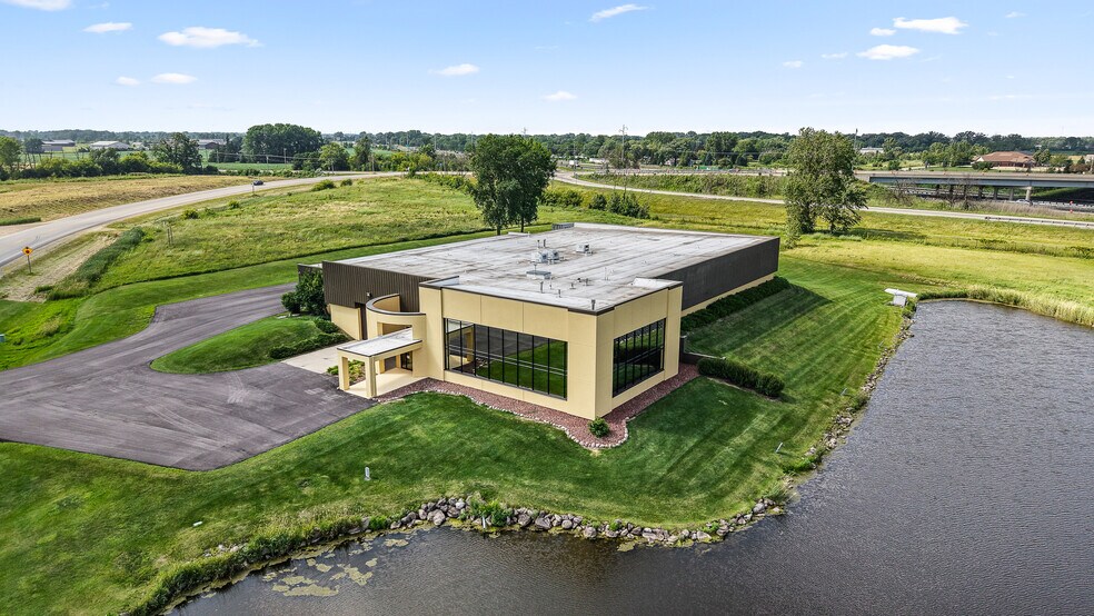 More Photos Of 560 Rolling Meadows, Fond Du Lac Light Distribution For Sale