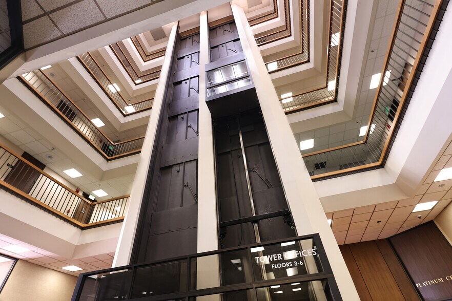 More Photos Of 3649 Leopard St, Corpus Christi Office For Lease