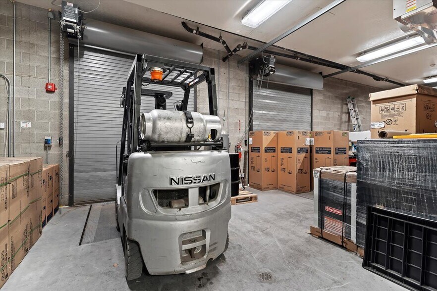 More Photos Of 825 S Gladiola St, Salt Lake City Warehouse For Sale