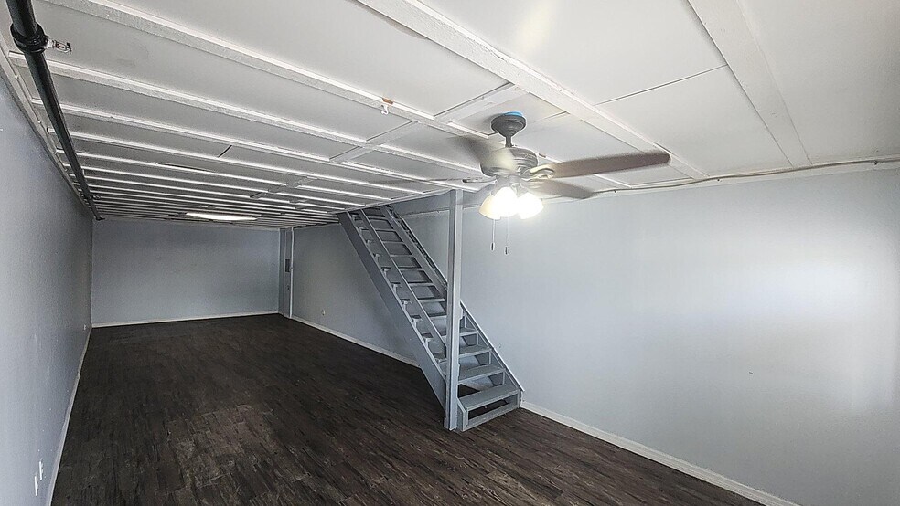 More Photos Of 8340 Ulmerton Rd, Largo Light Distribution For Lease