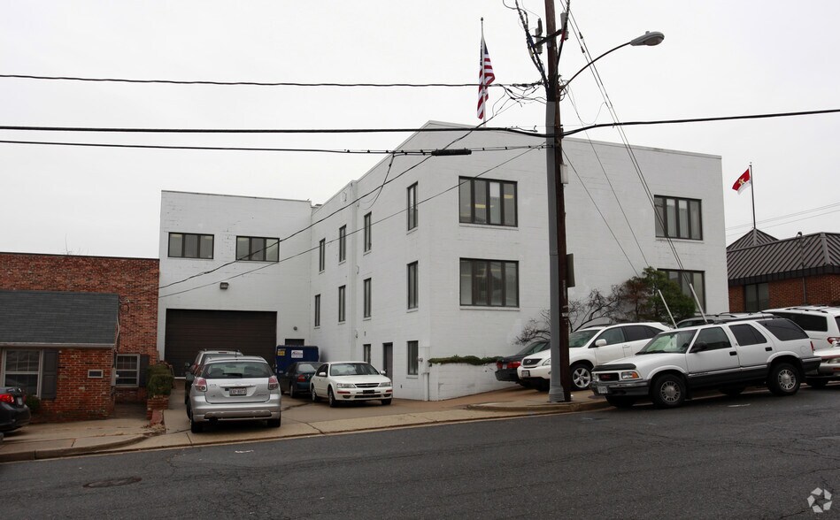 More Photos Of 3256 Colvin St, Alexandria Flex For Lease