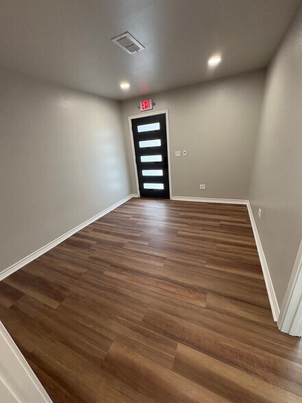 More Photos Of 316 Bonner Ave, Tyler Office For Lease