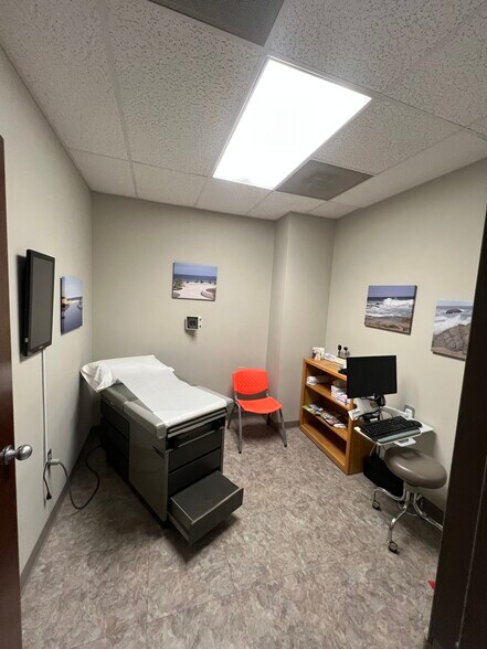 More Photos Of 11808 Kingston Pike, Knoxville Medical For Sale