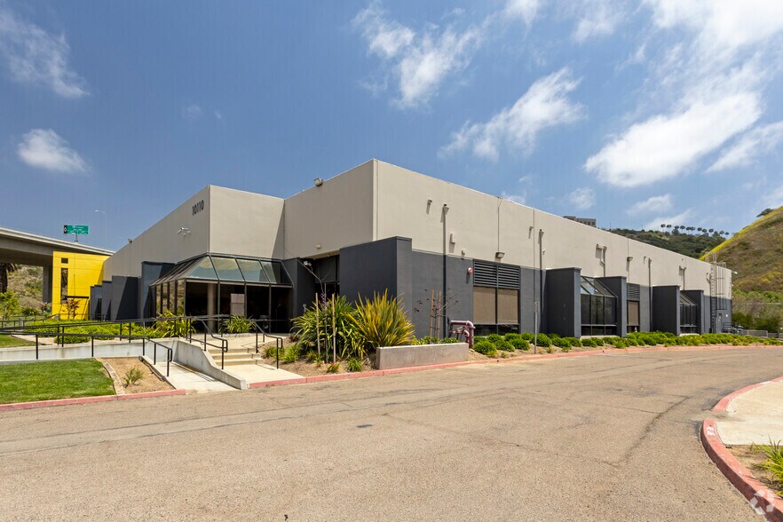 More Photos Of 10110 Sorrento Valley Rd, San Diego Research And Development For Lease