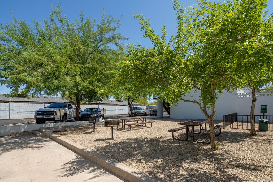 More Photos Of 1412 N 35th St, Phoenix Apartments For Sale