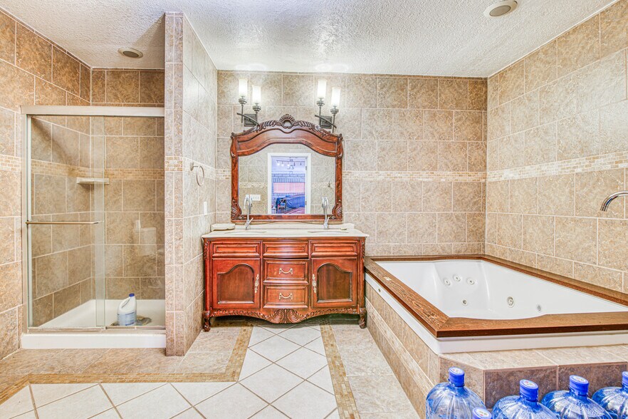 More Photos Of 6208 Doniphan Dr, El Paso Land For Lease