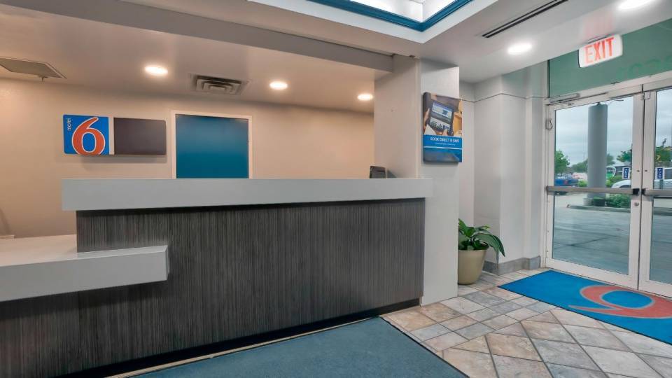 More Photos Of 8601 Benbrook Blvd, Benbrook Hotel For Sale