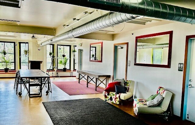 More Photos Of 3715-3721 SE Division St, Portland Storefront For Lease