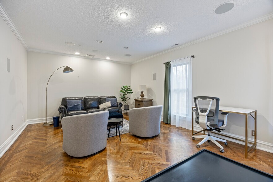 More Photos Of 121 N Washington St, Naperville Office For Lease