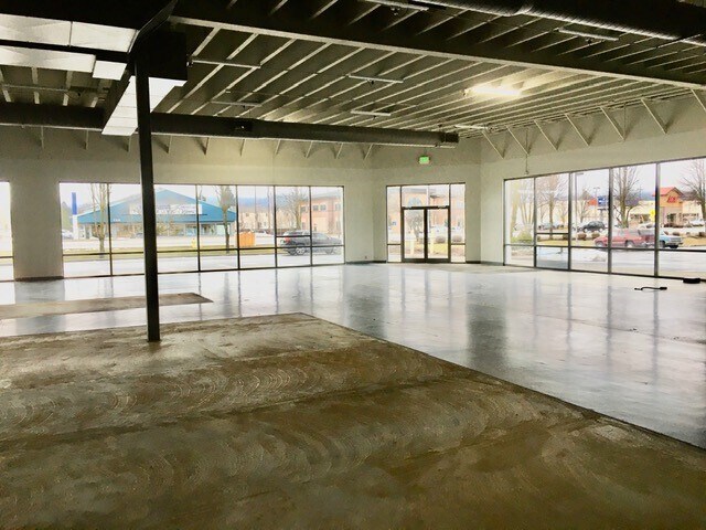 More Photos Of 1631 E Seltice Way, Post Falls Freestanding For Lease