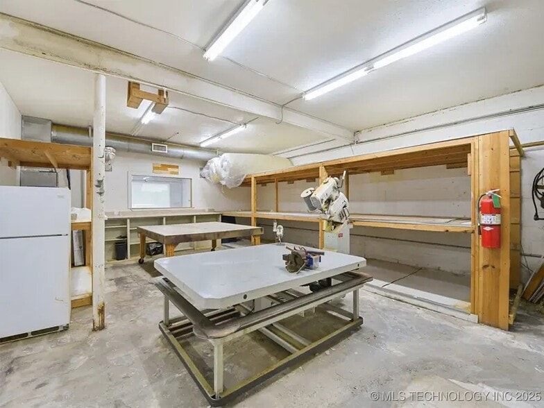 More Photos Of 600 N Commerce St, Ardmore General Retail For Lease