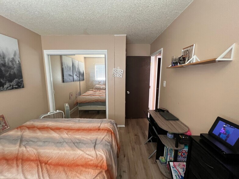 More Photos Of 271 Clay St E, Monmouth Apartments For Sale