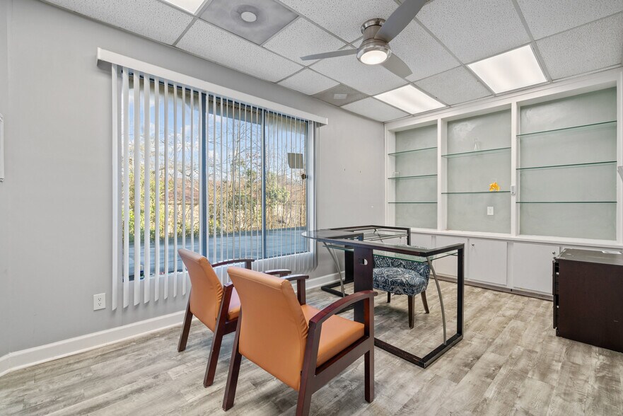 More Photos Of 237 Upper Riverdale Rd, Riverdale Medical For Sale