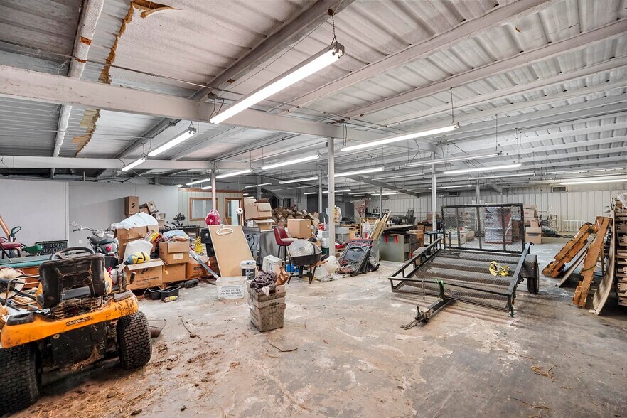 More Photos Of 2001 I-30 E, Greenville Light Manufacturing For Lease