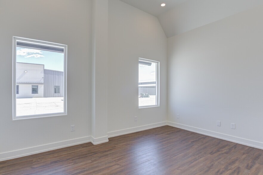 More Photos Of 11418 CR 2220, Lubbock Warehouse For Sale