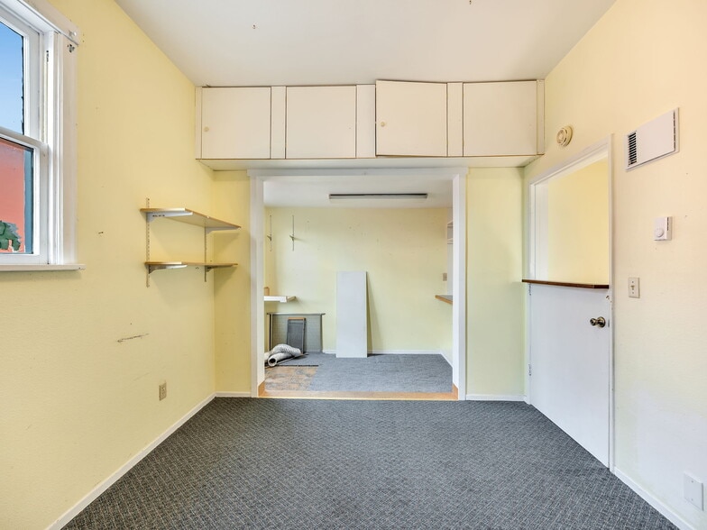 More Photos Of 1178 Franklin Ave, Astoria Office For Sale