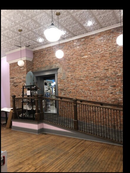 More Photos Of 245 Locust St, Columbia Restaurant For Lease