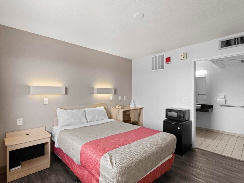 More Photos Of 1150 Wilkins Cir, Casper Hotel For Sale