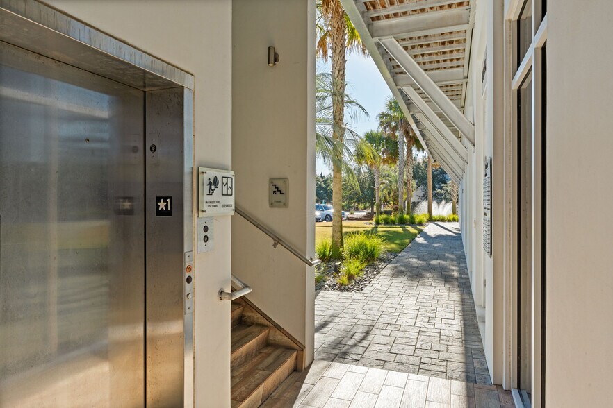 More Photos Of 2930 W County Highway 30A, Santa Rosa Beach Office Residential For Lease