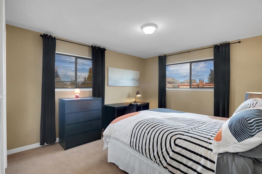 More Photos Of 4301 Whitman Ave N, Seattle Apartments For Sale
