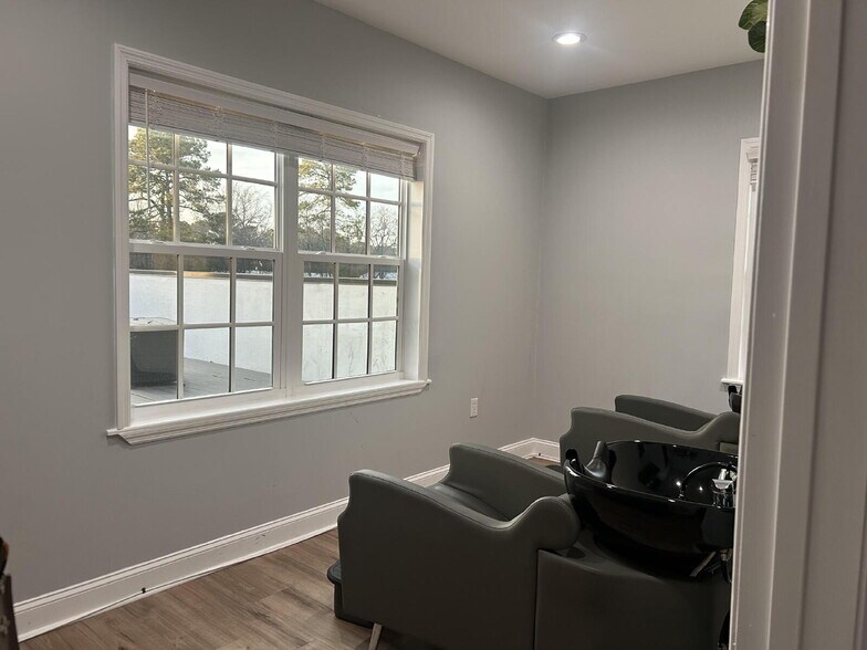 More Photos Of 150 State St, Bluffton Flex For Lease