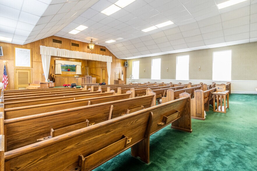 More Photos Of 5502 Dayton Blvd, Chattanooga Religious Facility For Sale