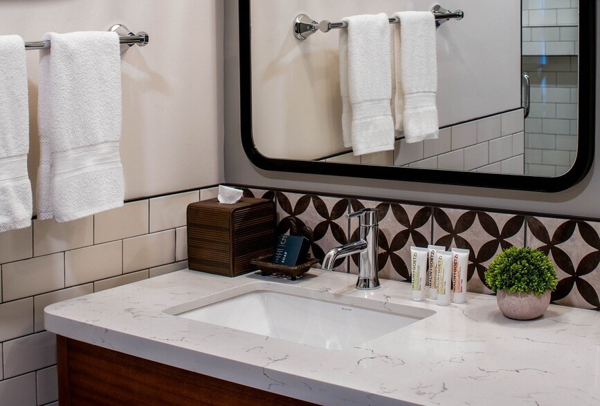 More Photos Of 1501 Washington Ave, Saint Louis Hotel For Sale